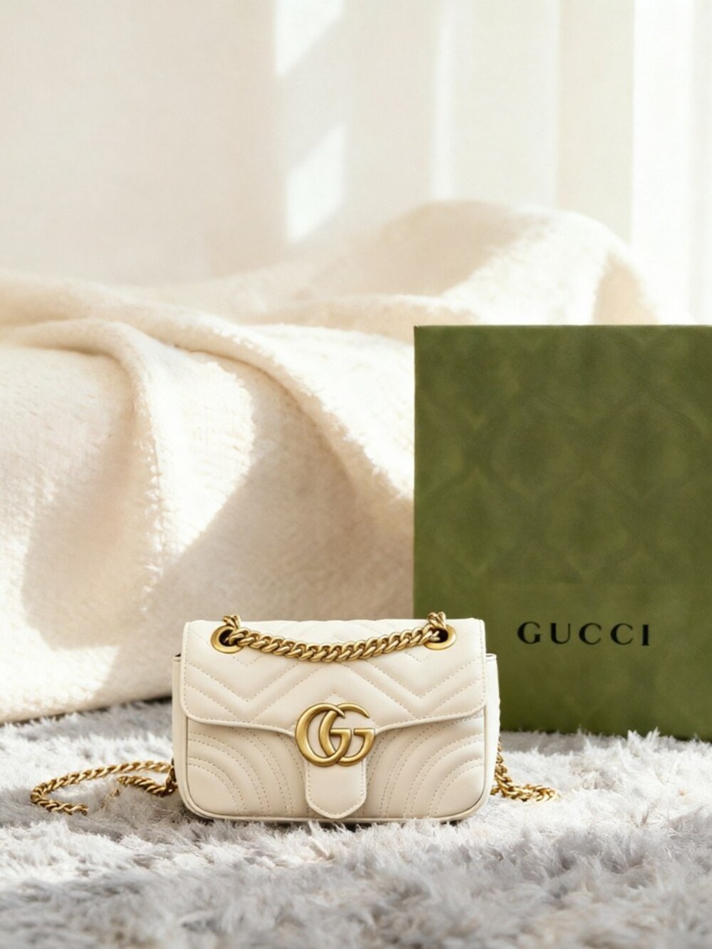 Gucci GG Marmont Small Matelassé Shoulder Bag